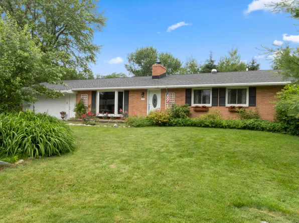 1715 Fair View Dr, Lake Geneva, WI 53147