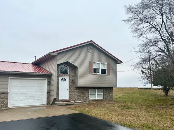 939 Macon Rd, Tecumseh, MI 49286