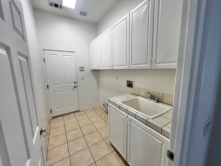 40921 Hovley Ct — Photo 35