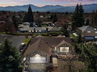 3208 Burton Dr, Medford, OR