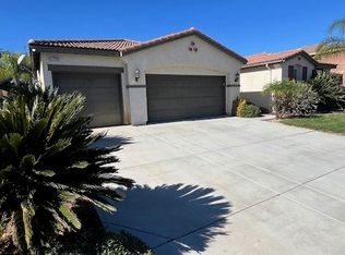 27299 Stonehurst Dr, Sun City, CA 92585