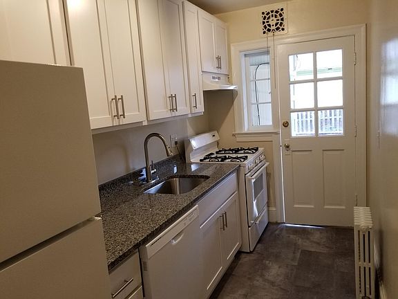 3rd image of 2703 Mount Vernon Ave APT 6