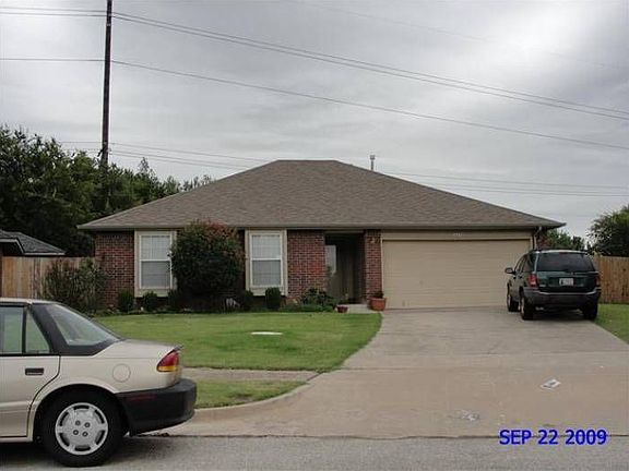 Cute house on corner lot