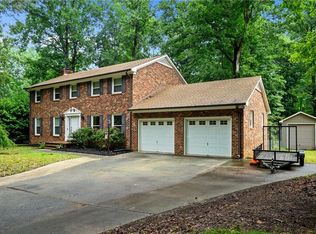 4411 Oakcliffe Rd, Greensboro, NC 27406