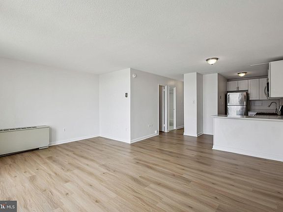 5th image of 4600 S Four Mile Run Dr APT 1139