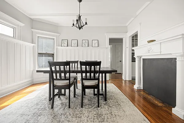 Sold by Compass | media 22