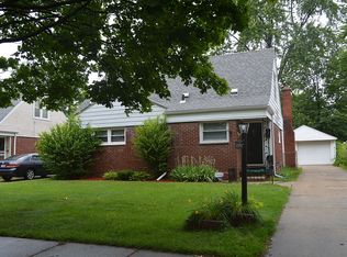 20473 Lancaster St, Harper Woods, MI 48225
