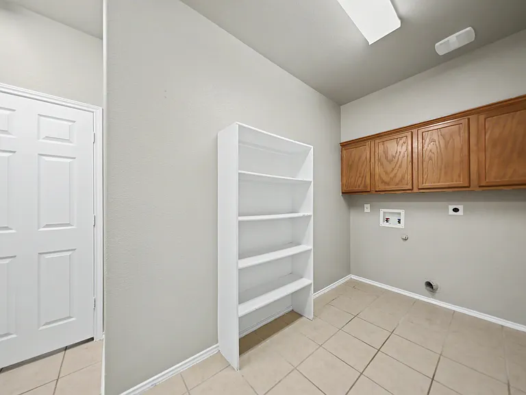 2203 Ryan Dr — Photo 17