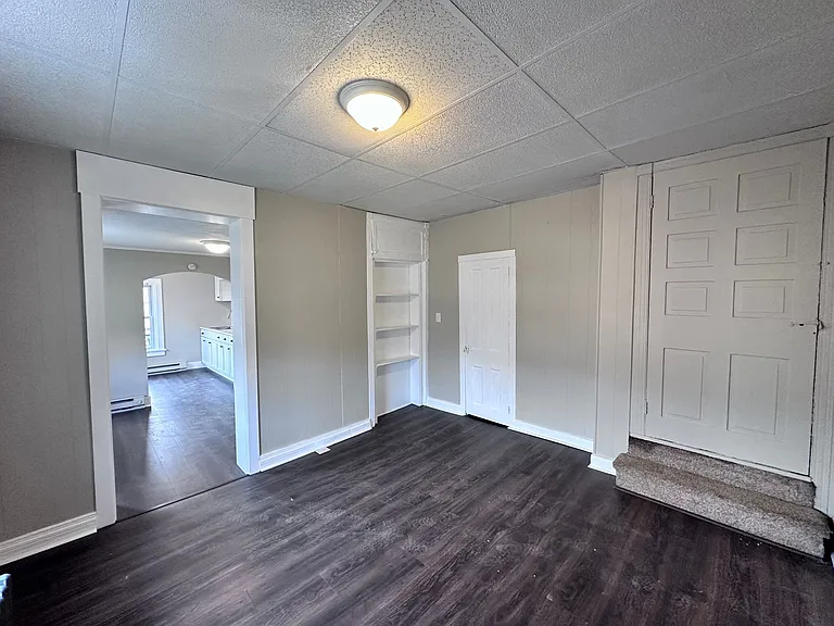 302-308 W Main St — Photo 6