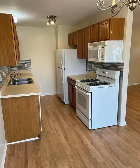 28167 Raleigh Crescent Dr — Photo 2