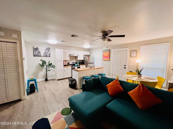 jacksonville-florida-154714023 picture