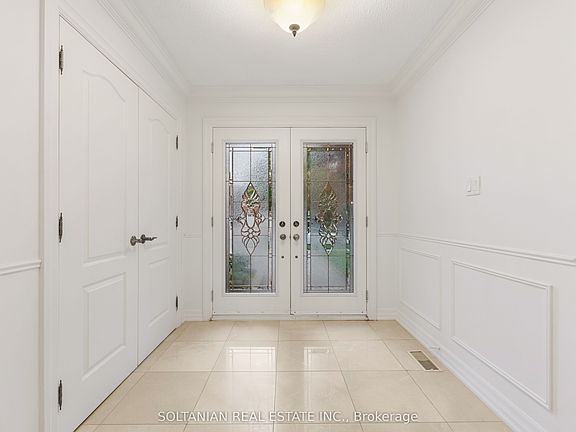 3rd image of 28 Dunvegan Dr