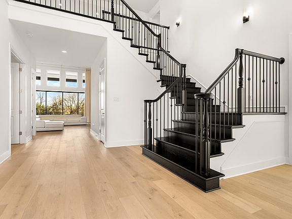 2nd image of 1161 Rochester Pl