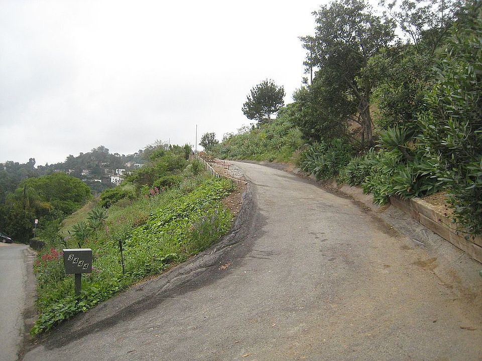 1st image of 3444 Bonnie Hill Dr