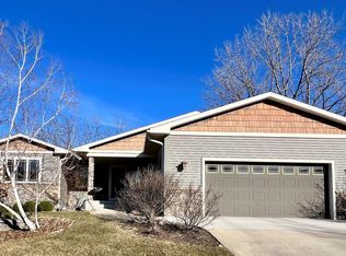 2102 Hill Pl SW, Rochester, MN 55902