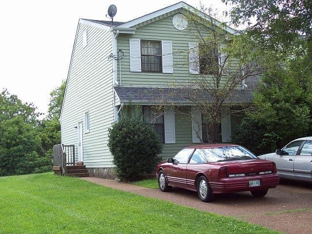 2nd image of 1217 Clubhouse Ln