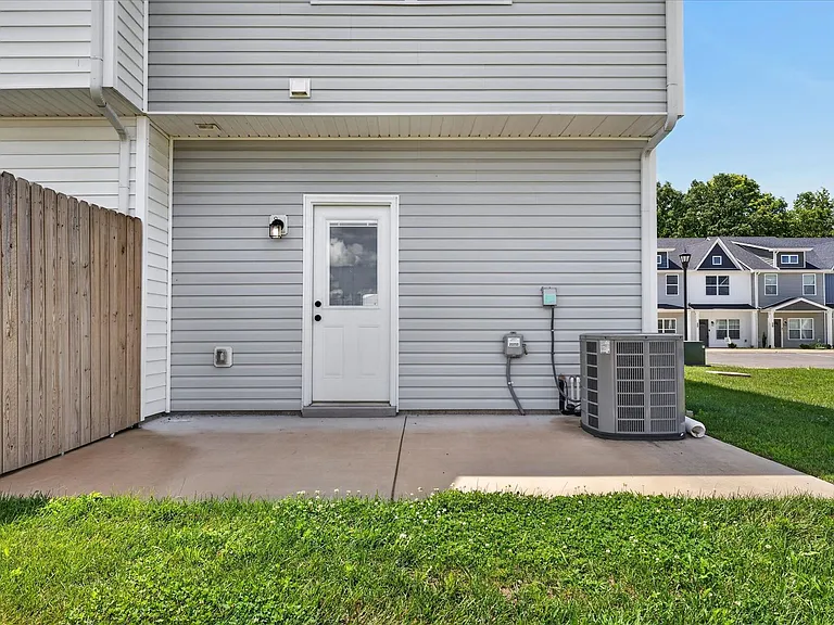 319 Front Ridge Cir — Photo 26