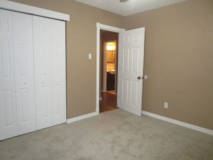 5225 Mack Rd — Photo 12