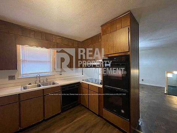5th image of 5081 Idleway Dr