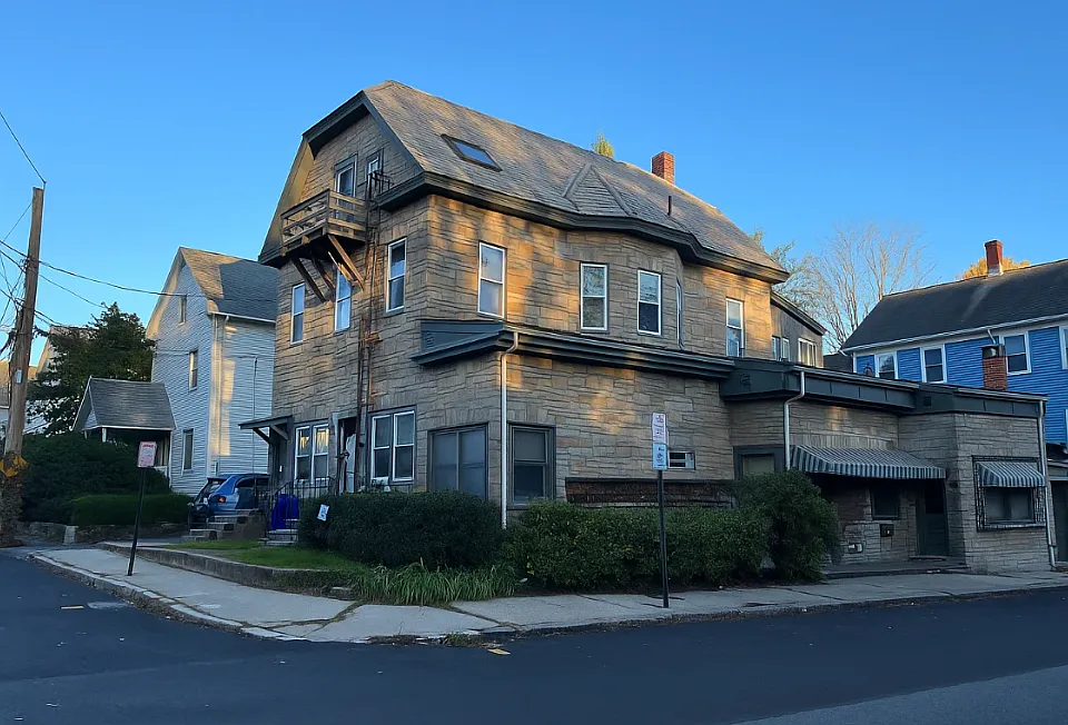 1 Walnut St #3F
