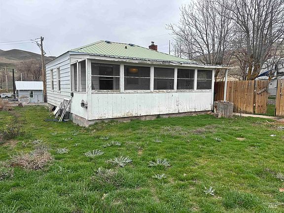 5th image of 645 3rd St E