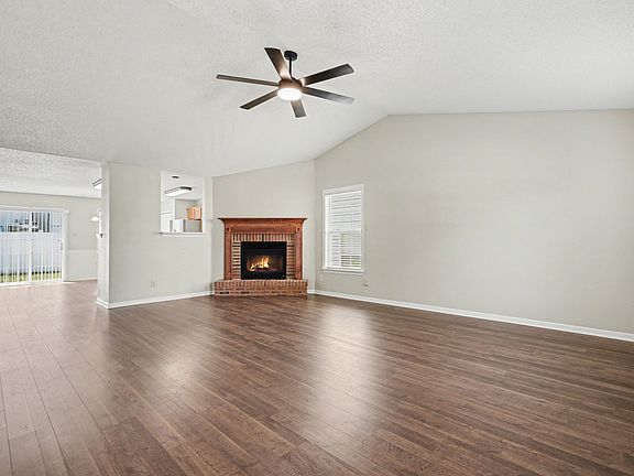 4th image of 836 Chastain Ave