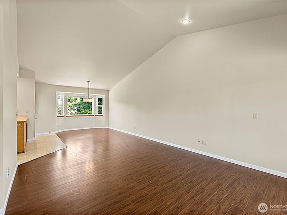 5th image of 117 Eagle Glen Court