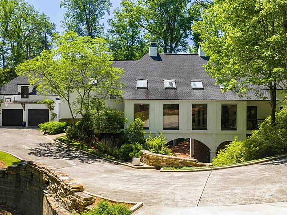 5th image of 2211 Lane Park Rd