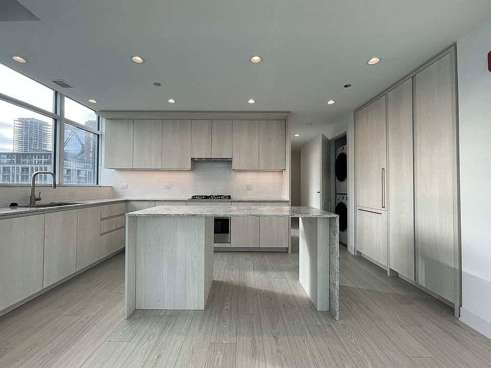 1st image of 353 N Halsted St #1608