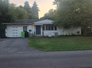213 Sunflower Dr, Liverpool, NY 13088