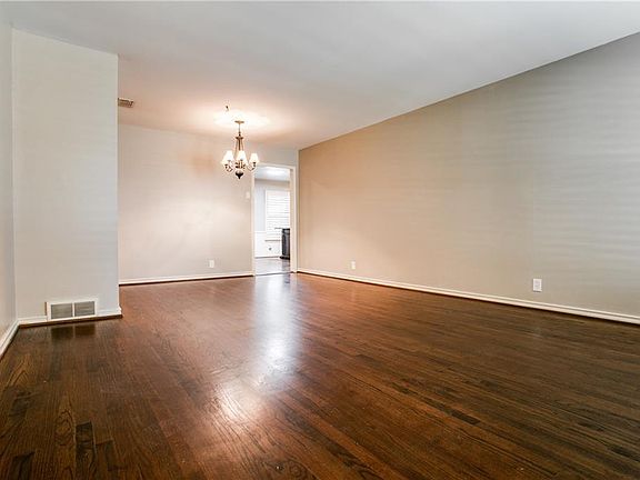 4th image of 733 Sherwood Dr
