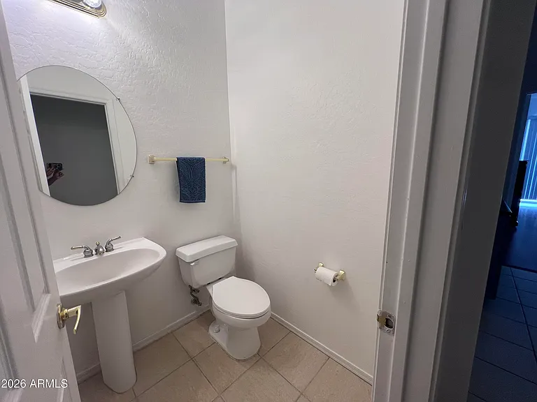 218 E Sunburst Ln — Photo 15