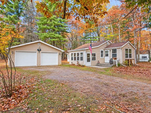 N7805 Noquebay Rd, Crivitz, WI 54114