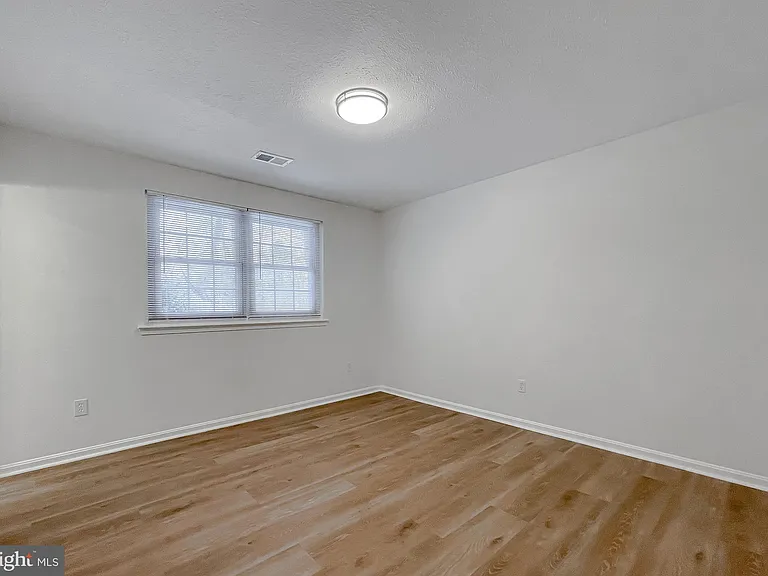 2094 Chapelside Ct — Photo 31