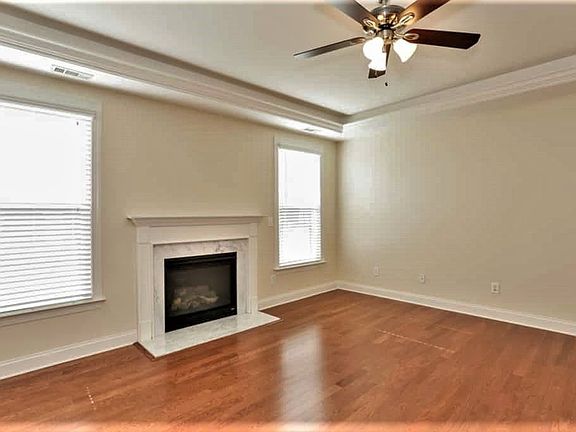 3rd image of 8105 Willow Branch Dr