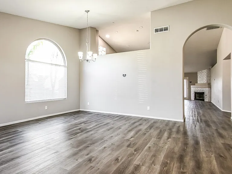 4317 W Electra Ln — Photo 3