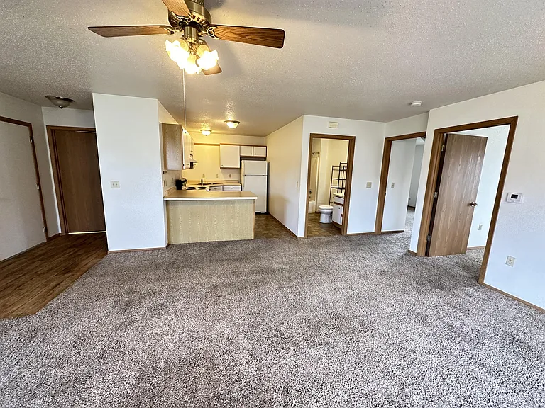 317 Crestview Ln #B — Photo 6