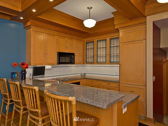 2nd image of 1401 5th Avenue W #108