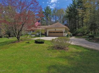 28 Greenwood Cir, Egremont, MA 01230