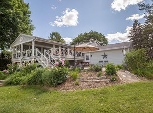 2830 Peninsula Ave, Delafield, WI 53018