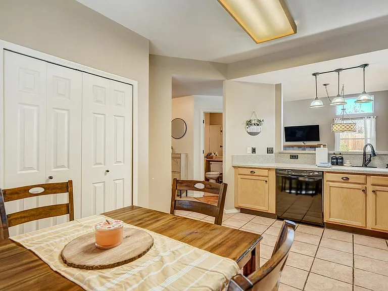 Fully equipped kitchen!