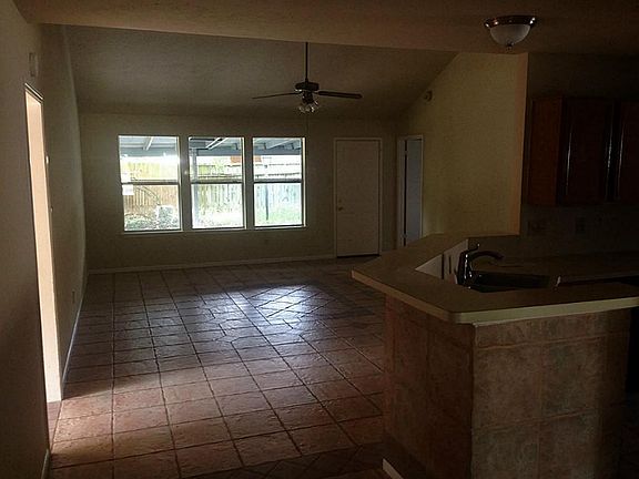 5th image of 8414 Leafdale Dr