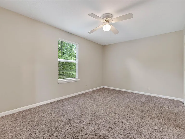 921 Kingsbury Dr #C — Photo 20