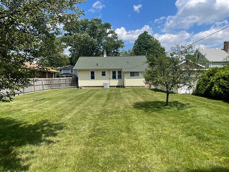 133 Foster Ave — Photo 3
