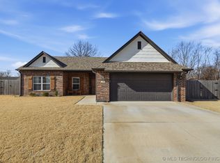 1140 S Javine Ave, Skiatook, OK 74070