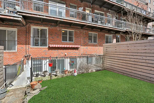 Sold by Dwell Residential Inc | media 23