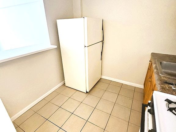 4th image of 1200 W Farwell Ave #4
