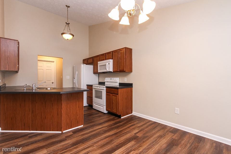 Dining Room/ Kitchen