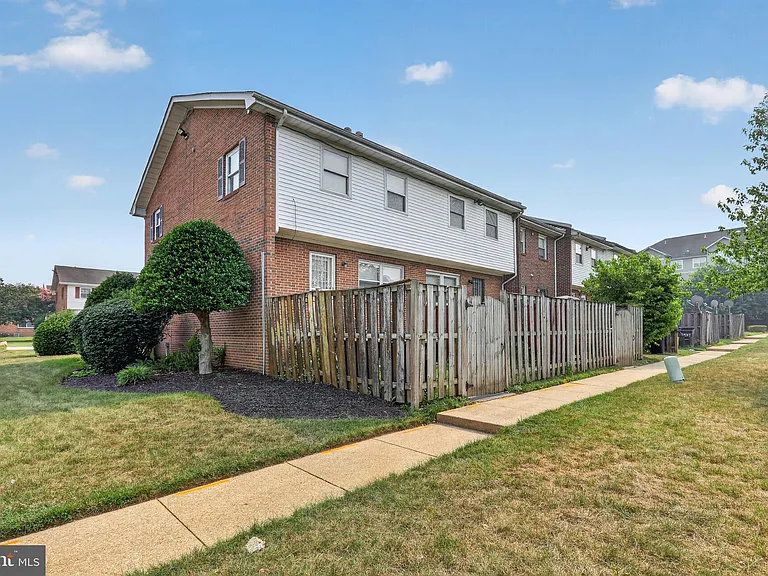 2931 Sunset Ln — Photo 41