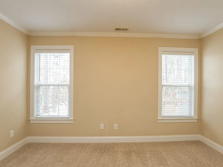 221 Worthington Ct — Photo 12